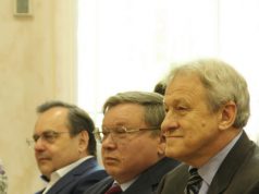 Юрий Смирнов поздравил финалистов конкурса «Педагог года-2016»