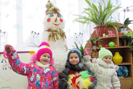 Новый год стучится в двери