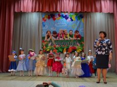 «Хочу я хозяйкой хорошею стать, чтоб маме всегда и во всем помогать»