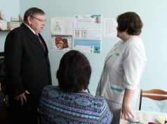 Губернатор Павел Коньков проинспектировал ряд учреждений здравоохранения региона