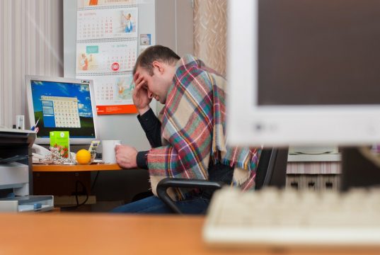 Почему мы готовы работать до сердечного приступа?