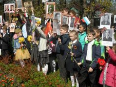 На привале ели кашу