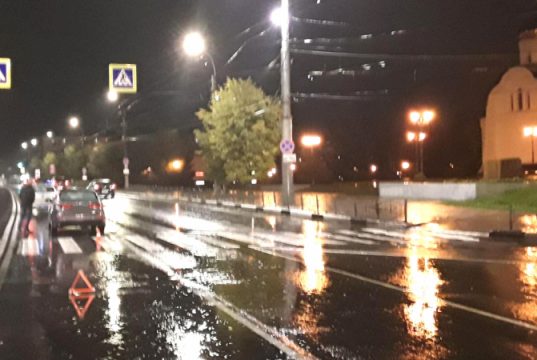 ГИБДД призывает водителей и пешеходов быть видимыми и внимательными в темную дождливую погоду