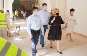 Подготовка к новому учебному году: ремонт школ и поддержка педагогов