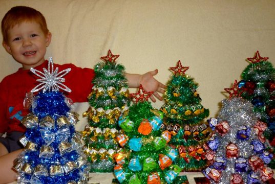 Елочка-красавица всем нам очень нравится