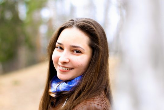 Её поэзия выросла из любования природой и удивительных мгновений одиночества
