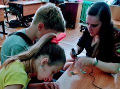 Дорожные полицейские провели мастер класс по изготовлению светововзвращающих элементов