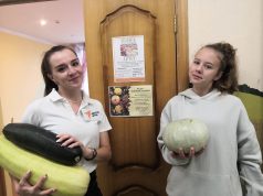 Жители Ивановского района вновь передали подарки в Ивановский зоопарк