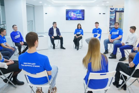 Станислав Воскресенский встретился с волонтерами-участниками гуманитарных миссий в зоне СВО