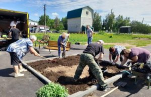 Завершаются работы по обустройству сквера у часовни в честь «Воскресения Христова» в деревне Куликово