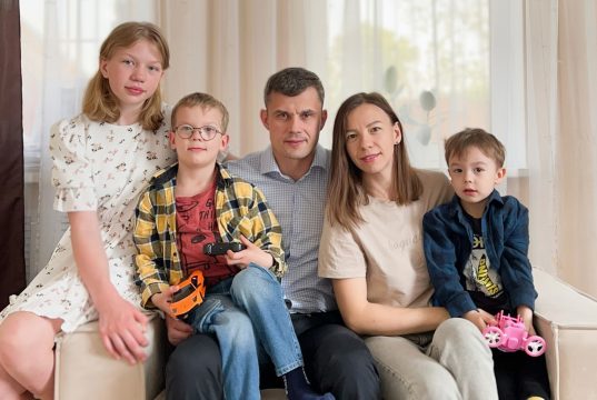 Россияне считают, что вступать в брак нужно один раз и на всю жизнь