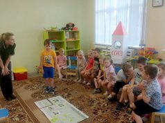 В Кохме автоинспекторы обучают дошколят грамотному поведению на дорогах