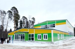В Кохме продолжается строительство модульного спортивного зала по проекту «Бизнес-спринт»