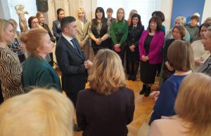 Станислав Воскресенский поздравил жительниц Ивановской области с наступающим Международным женским днём