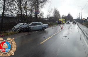 В деревне Шуринцево Ивановского района столкнулись три автомобиля