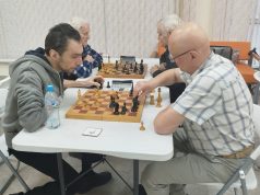 Соперничество за доской дружбе не помеха