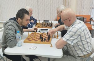 Соперничество за доской дружбе не помеха