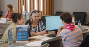 Многодетные семьи смогут получить компенсацию стоимости обучения одного из детей в вузе или колледже сразу после оплаты, не дожидаясь окончания учебного года