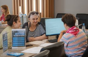 Многодетные семьи смогут получить компенсацию стоимости обучения одного из детей в вузе или колледже сразу после оплаты, не дожидаясь окончания учебного года