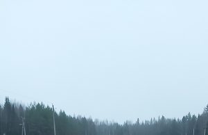 Из-за убитой большегрузами дороги в поселок к жителям не могут проехать медики и пожарные