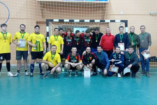 В минувшие выходные в центре «Олимп» прошли соревнования по мини-футболу