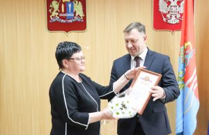 Работников сфер ЖКХ, бытового обслуживания и торговли поздравили с профессиональным праздником