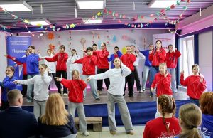 В загородном оздоровительном центре «Ломы» состоялось торжественное открытие региональной профильной смены «Движение Первых»