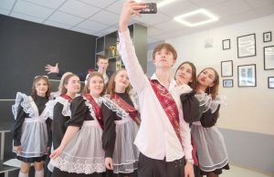 По всему региону прозвучали школьные «Последние звонки»