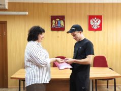 Ключи от новой жизни: в Ивановском округе передали квартиру молодому человеку из числа детей-сирот