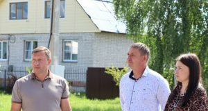 Сергей Низов оценил новые общественные пространства в д.Прислониха