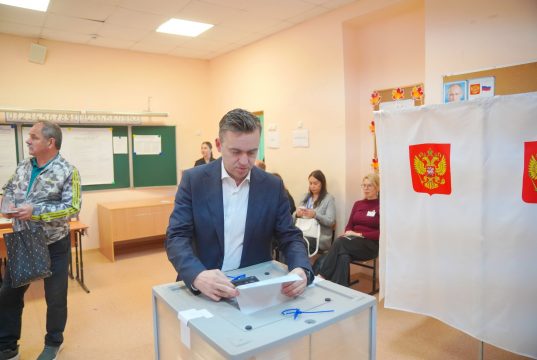 Губернатор Ивановской области Станислав Воскресенский проголосовал на выборах депутатов Государственной Думы России 9-го созыва