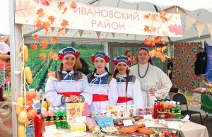 Самой востребованной продукцией пятой народной ярмарки «День урожая» стал картофель: гости приобрели у местных производителей 30 тонн