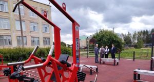 В Коляновской школе завершили монтаж оборудования на специализированной площадке для приема нормативов физкультурно-спортивного комплекса «Готов к труду и обороне» (ГТО)